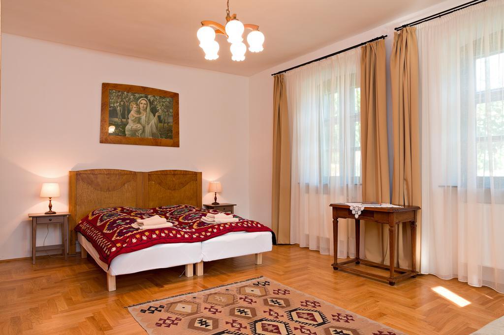 Barta Pince Vendeghaz Mad Hotel Стая снимка